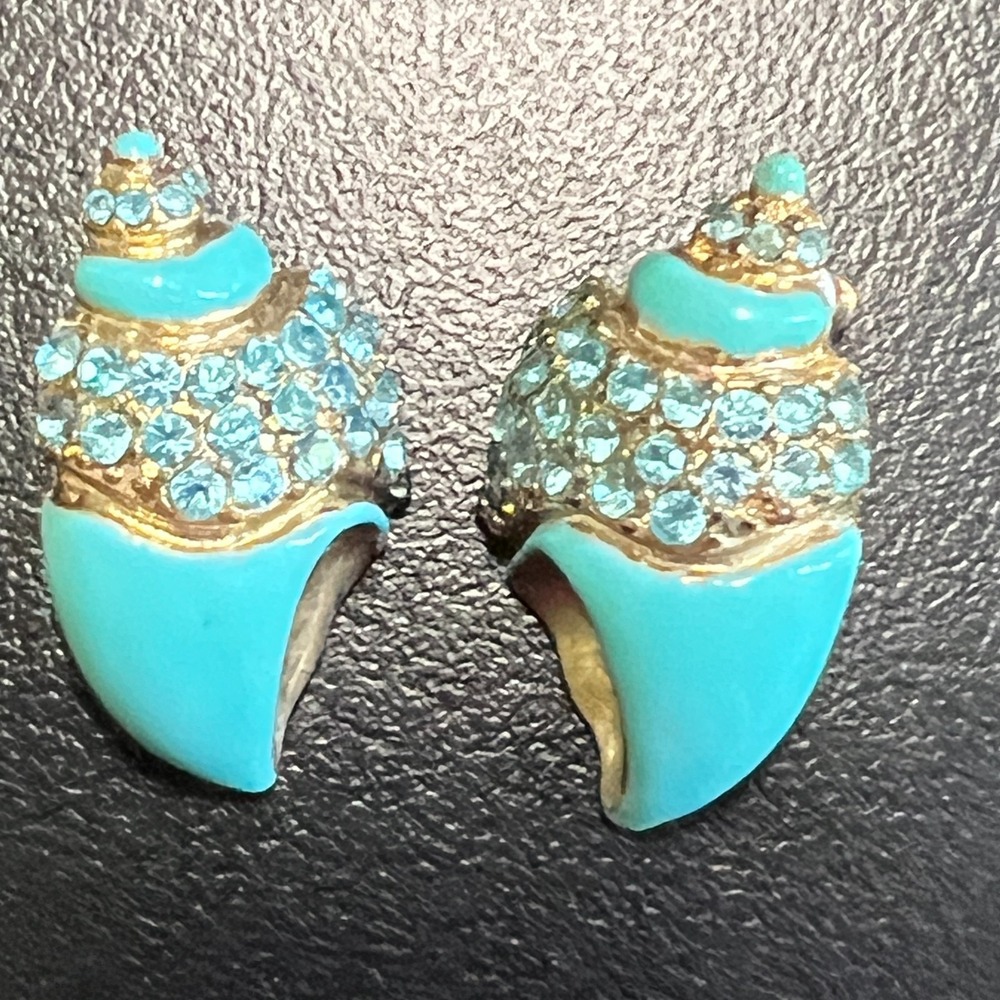 Seashell Stud Earrings Gold Tone Turquoise Enamel Rhinestone Ocean Beach Jewelry